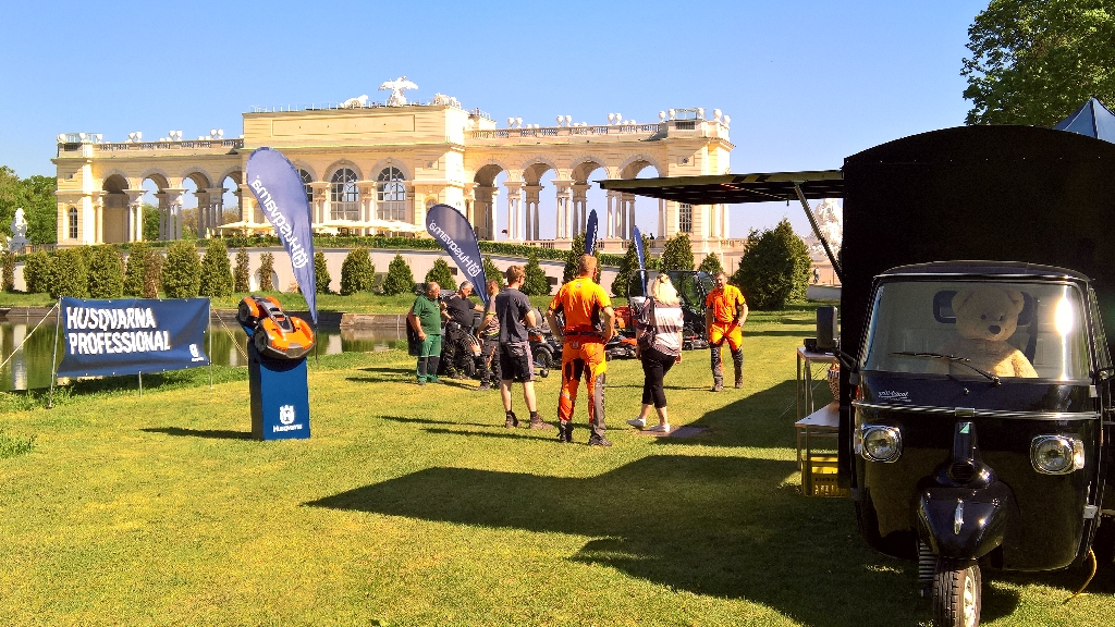 GrillBar APE - mobiler Würstelstand bei der Gloriette in Schönbrunn - Streetfood in Wien